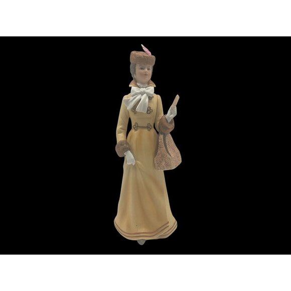 Avon VTG 1981 President s Club Albee Award Porcelain Figurine 10 Tall Japan - Picture 2 of 16